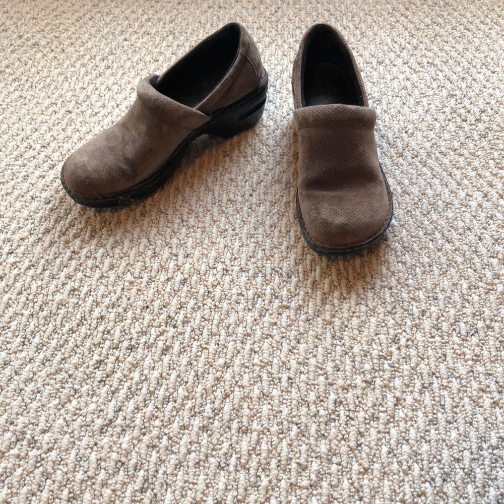 BOC sz 8 (39) grey-tan suede leather clog